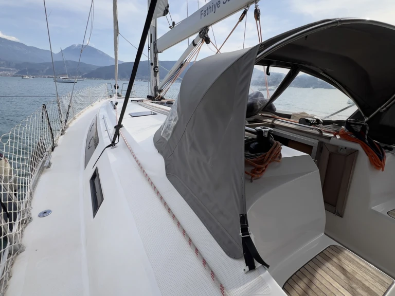 Hire Sailboat Bavaria with a boat licence