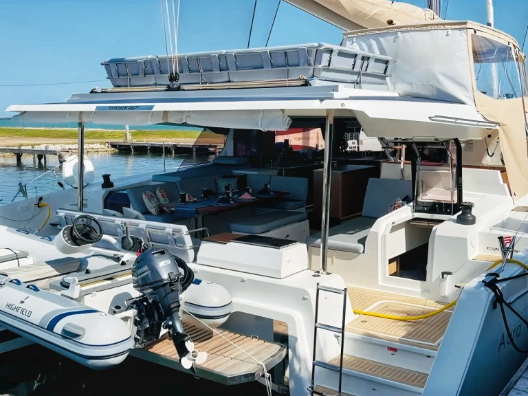 Hire a Fountaine Pajot Aura 51 Belize City