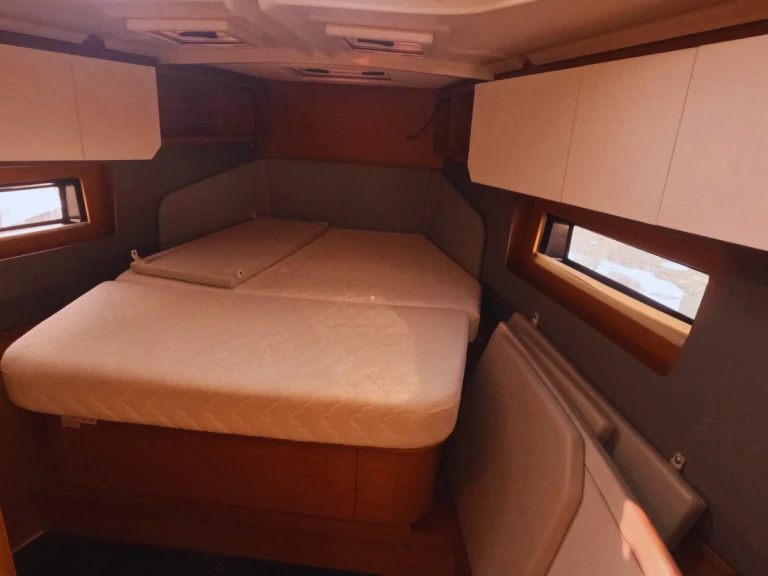 Hire a Dufour Dufour 41 Procida