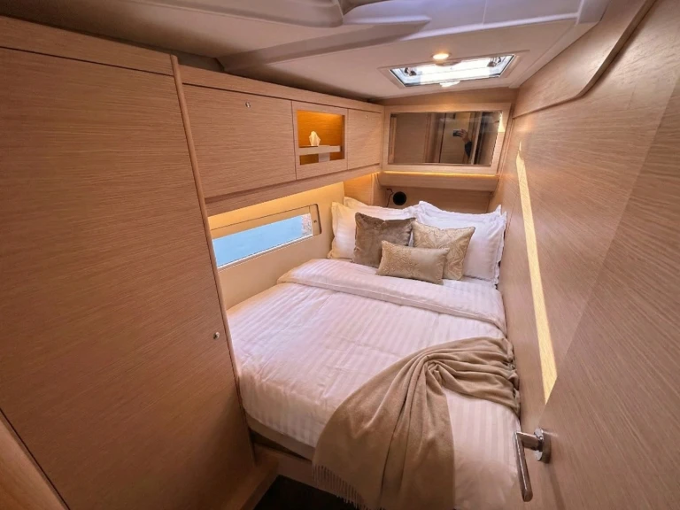 Yacht hire Salerno cheap Dufour 470