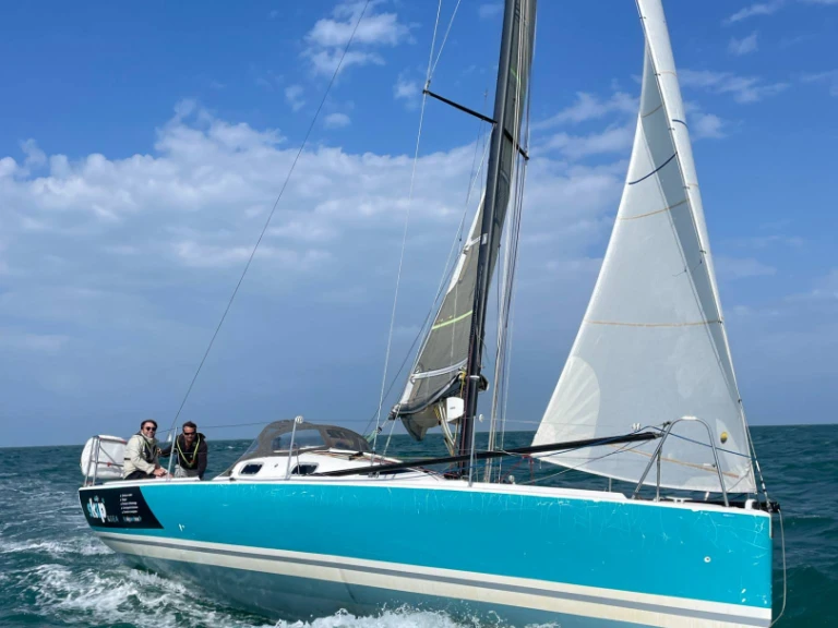 Yacht hire Saint-Denis-d'Oléron cheap Pogo 8.50