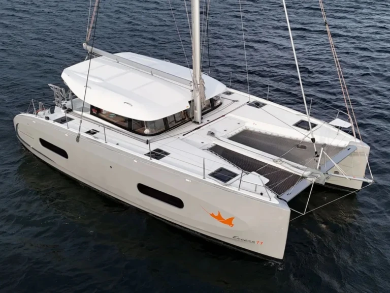 Yacht charter France - Bénéteau Excess 11 on SamBoat