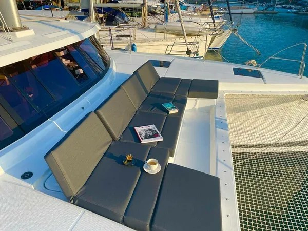 Hire Catamaran Fountaine Pajot with a boat licence