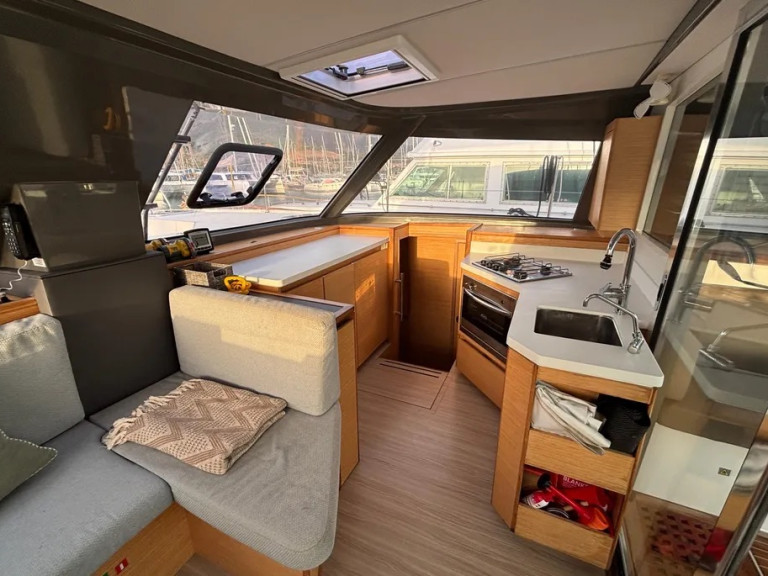 Catamaran to hire Punat at the best price