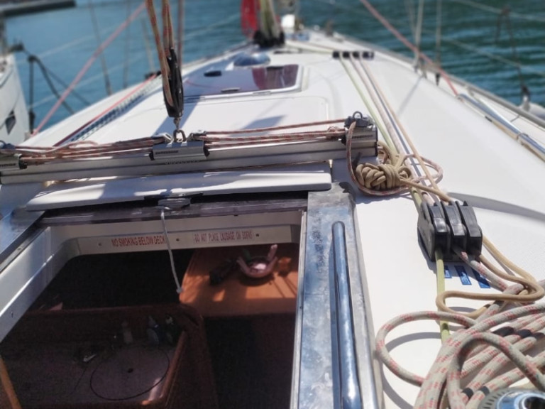 Hire Sailboat Bavaria with a boat licence