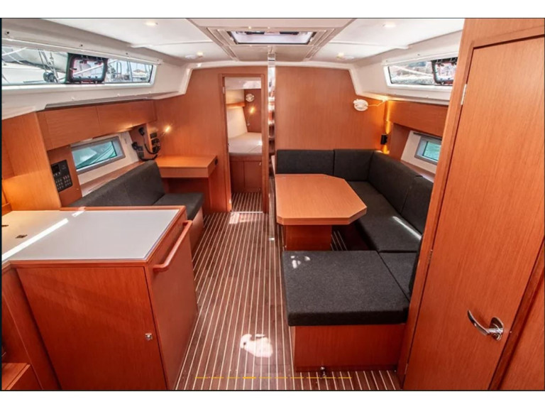 Yacht hire Lefkáda cheap Bavaria C42