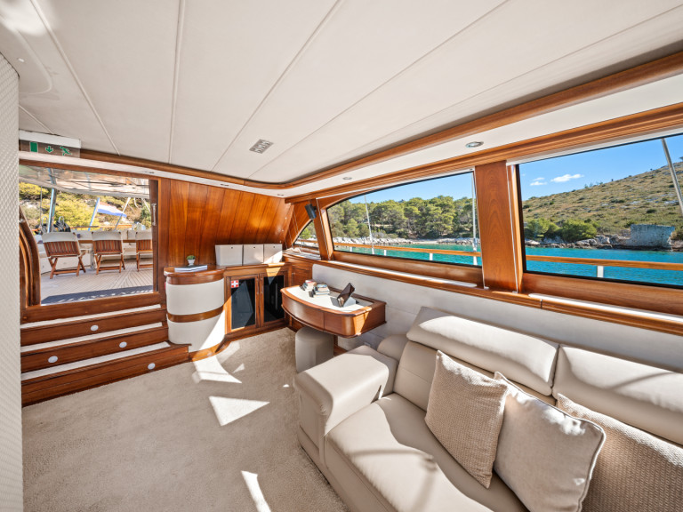 Sailboat hire in Split -  Luxury Sailing Yacht