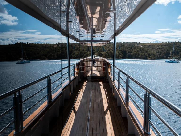 Luxury Yacht hire in Split -  Motoryacht Cristal