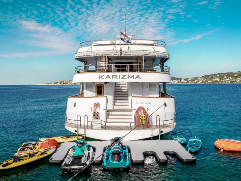 Charter a  Motoryacht Karizma in Split on Samboat