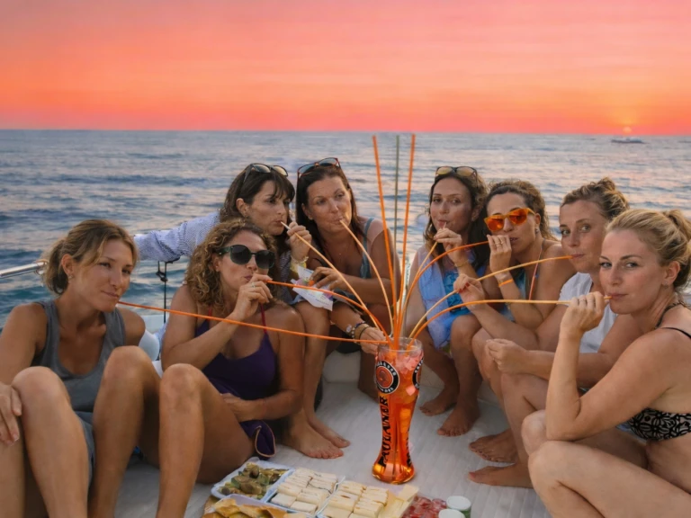 Yacht hire La Spezia cheap Boston Whaler 220 Dauntless