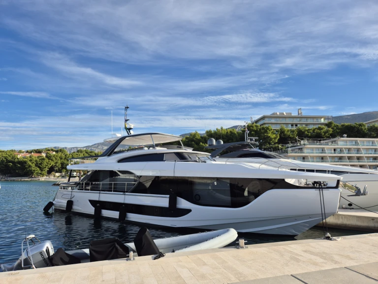 Luxury Yacht hire in Šibenik - Azimut Azimut Grande 26M