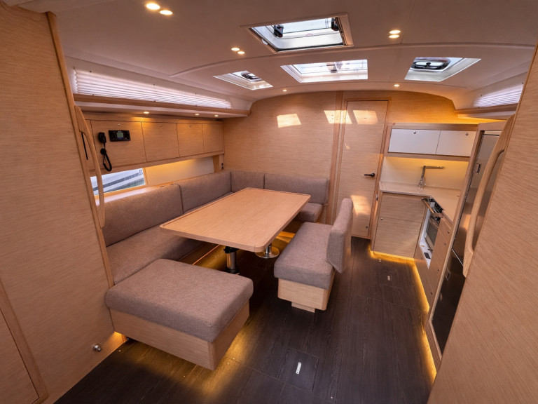 Yacht charter Salerno - Dufour Dufour 470 on SamBoat
