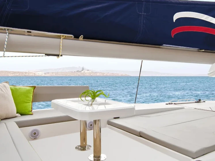 Catamaran to hire La Paz at the best price