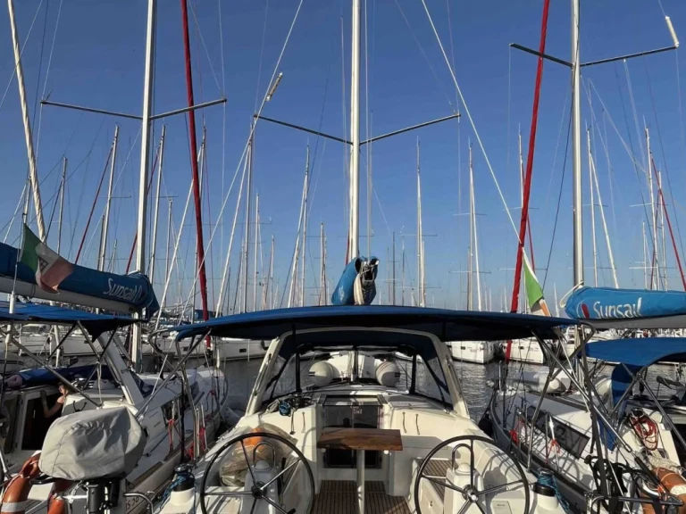 Sailboat hire in Furnari - Bénéteau Oceanis 35