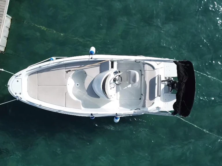 Hire a Clear aries Giardini-Naxos