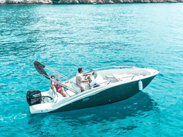 Charter a Clear aries in Giardini-Naxos on Samboat