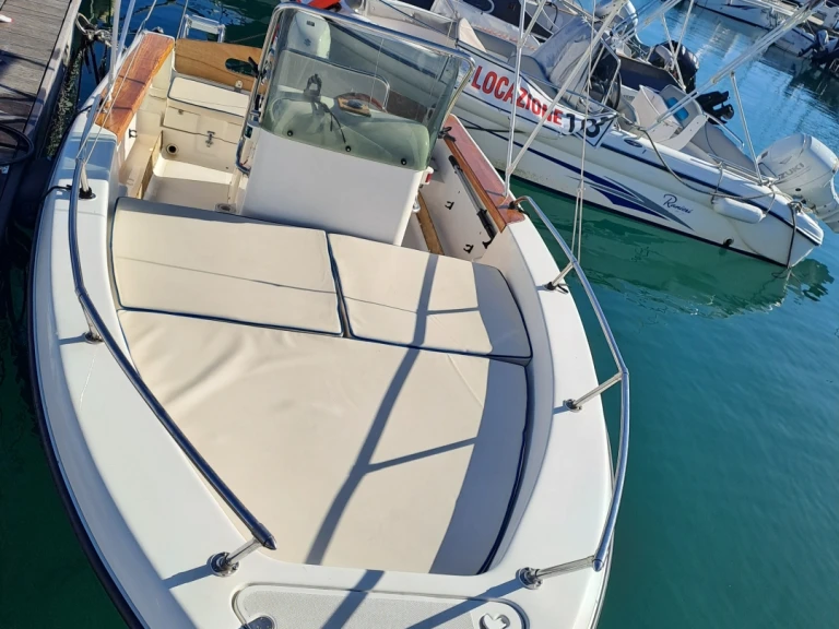 Hire a Ranieri Azzura La Spezia