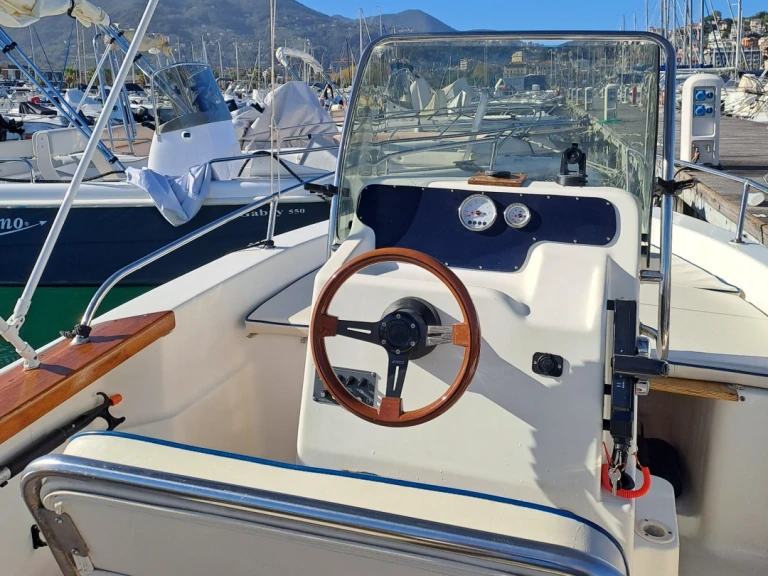 Motorboat hire in La Spezia - Ranieri Azzura