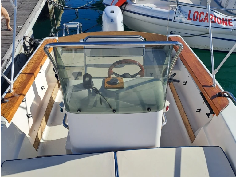 Charter a Ranieri Azzura in La Spezia on Samboat