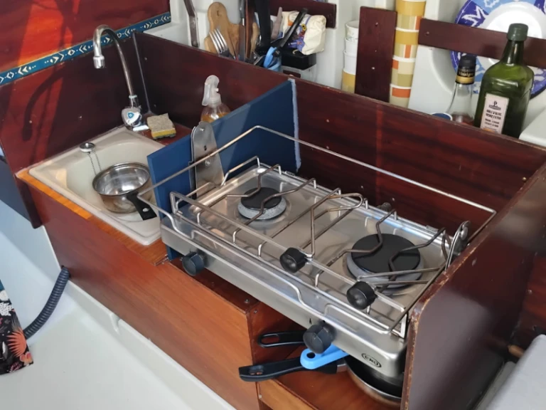 Sailboat hire in Toulon - Edel Edel 660