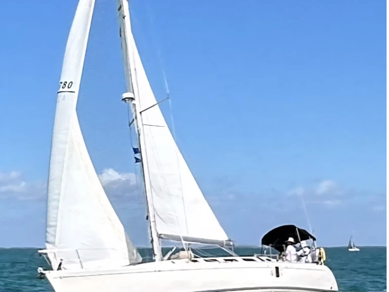 Hire a Bénéteau First 41 S5 Miami