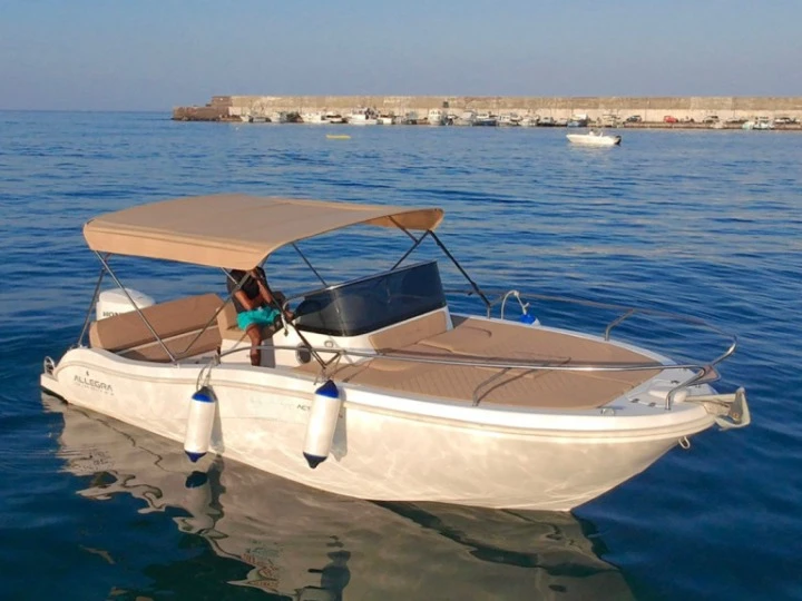 Yacht charter Giardini-Naxos - Allegra Boats 21 Sun on SamBoat