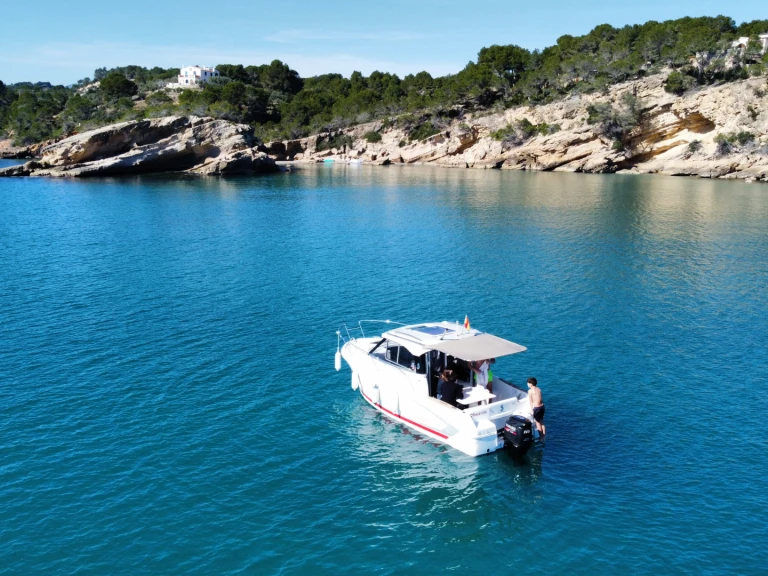 Hire Motorboat Bénéteau with a boat licence