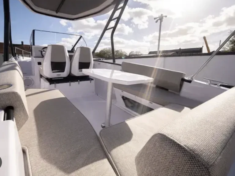 Motorboat to hire Santa Eulària des Riu at the best price