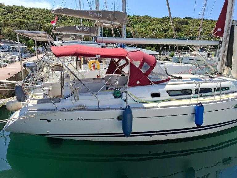 Hire Sailboat with or without skipper Jeanneau Sukošan