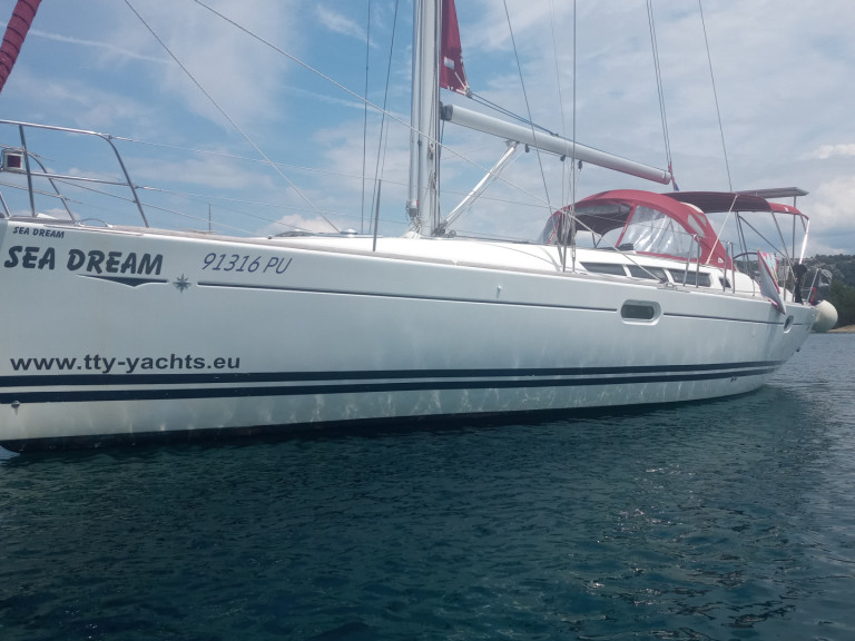 Sailboat to hire Sukošan at the best price