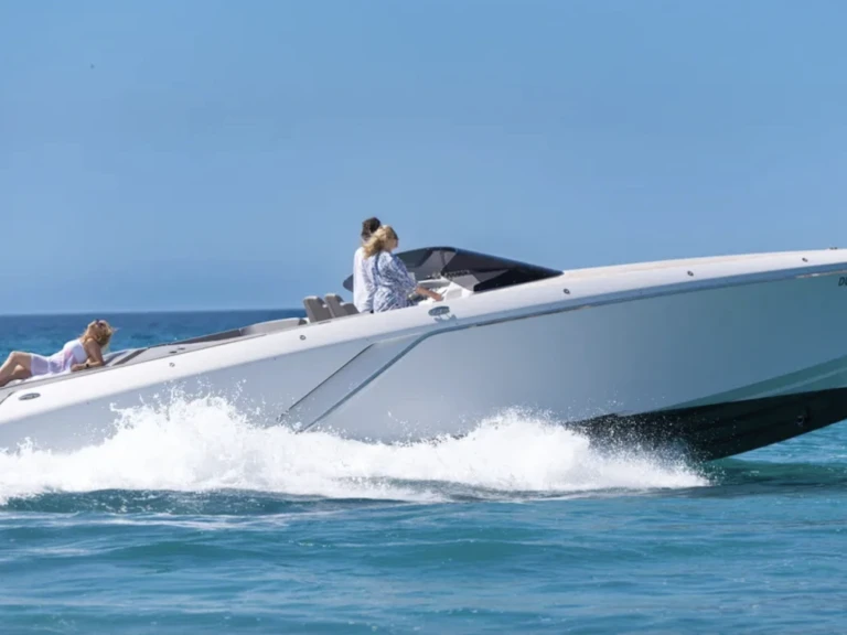 Hire a Frausher Ghost Santa Eulària des Riu