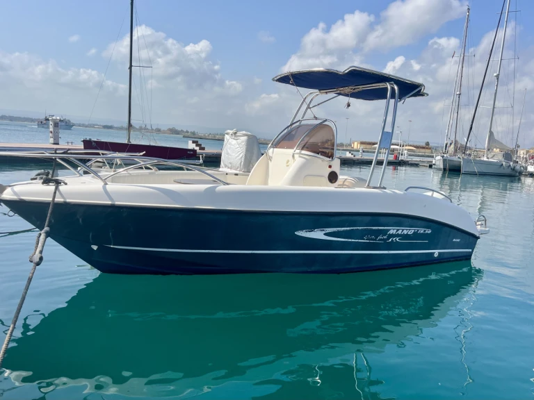 Yacht hire Siracusa cheap Mano Marine 21.50 WA