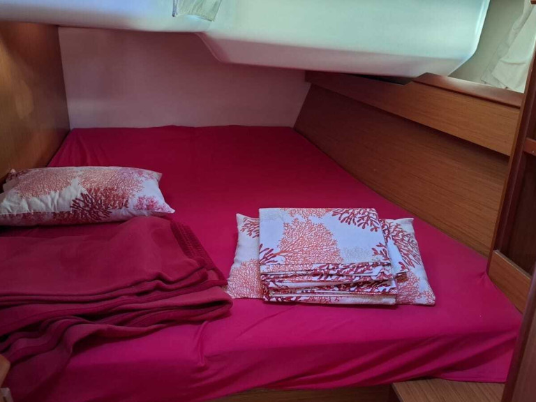 Sailboat hire in Sukošan - Jeanneau Sun Odyssey 45