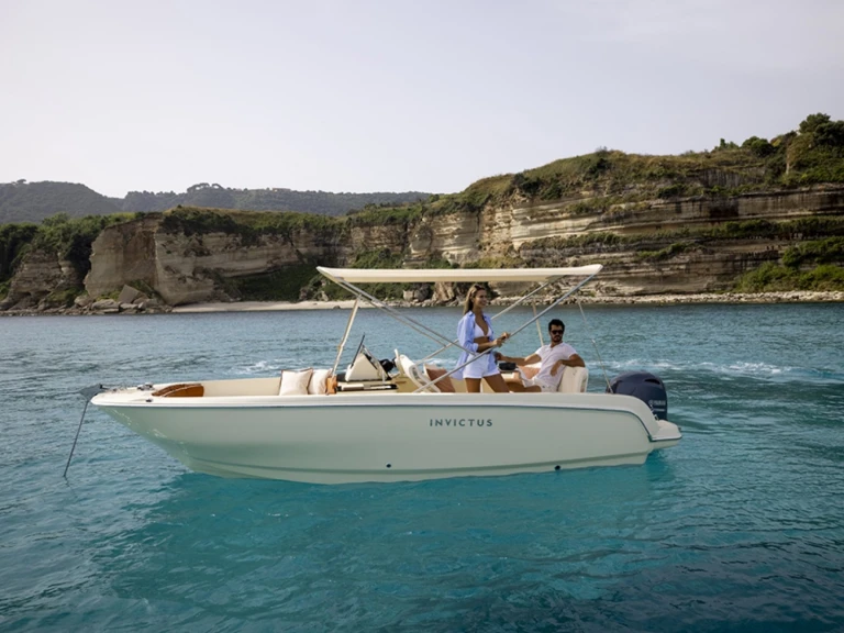 Hire a Invictus  200SX Fornells