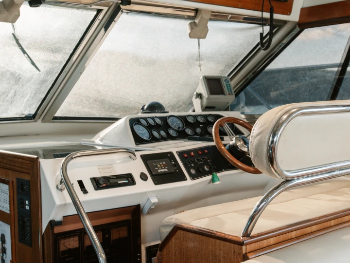 Charter a Fairline Phantom 42 in Cala en Bosch on Samboat
