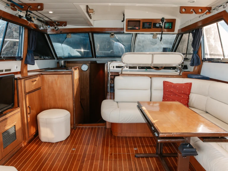 Hire Motorboat with or without skipper Fairline Cala en Bosch