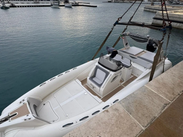 RIB to hire Catania at the best price