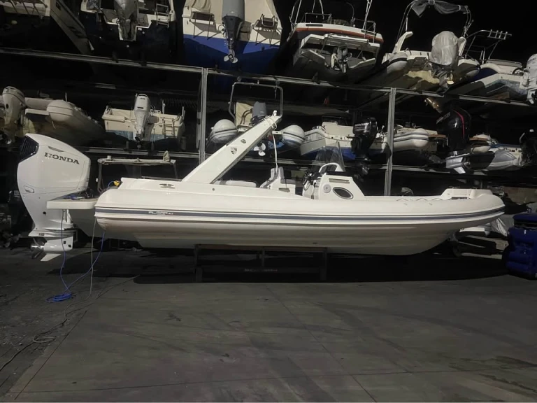 Hire RIB Almar with a boat licence