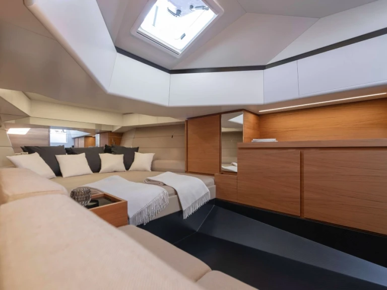 Yacht hire Marina di Stabia cheap tender