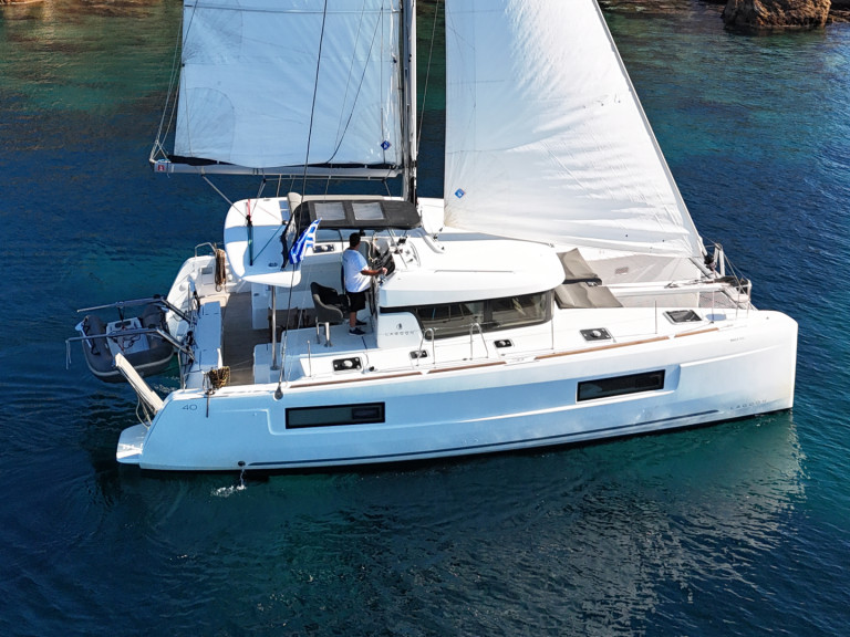 Catamaran to hire Alimos at the best price