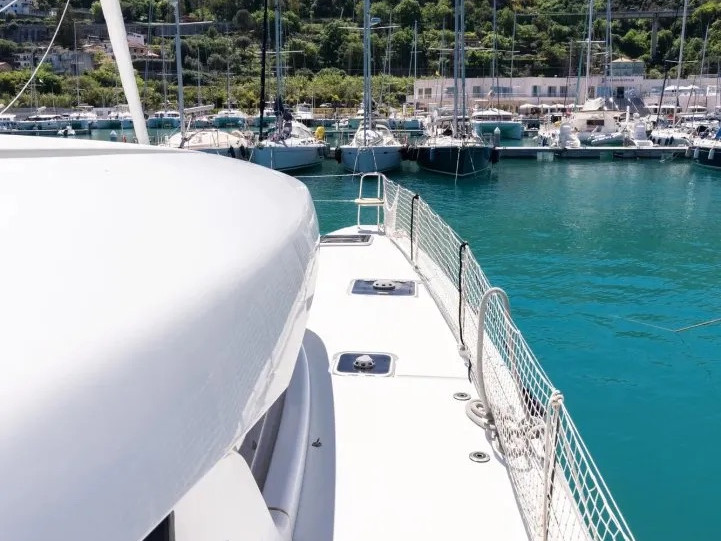 Yacht charter Capo d'Orlando - Lagoon Lagoon 42 on SamBoat