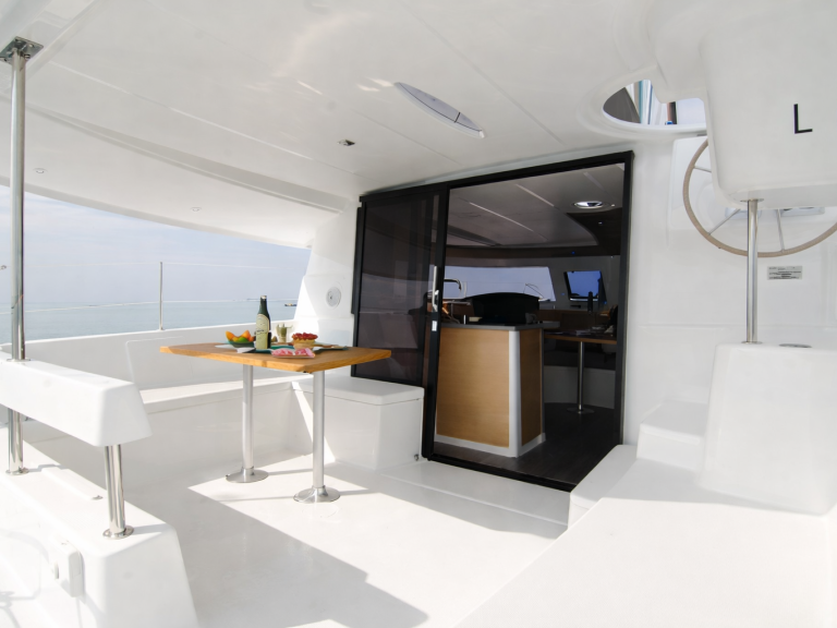 Catamaran to hire Marseille at the best price