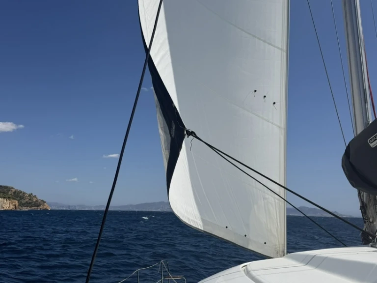 Catamaran to hire Marseille at the best price