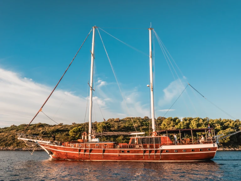 Yacht hire Split cheap Gulet Croatia