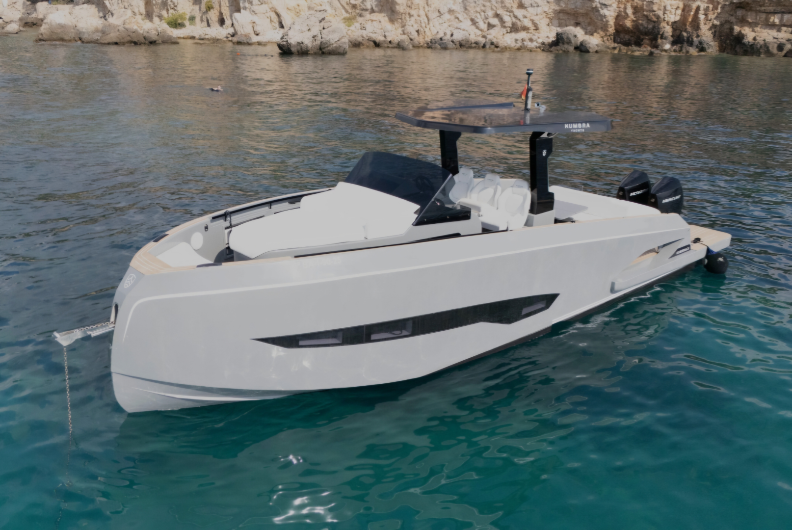 Hire a KUMBRA Kumbra 34 Mykonos Port