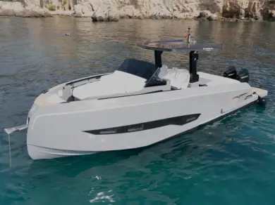 Hire a KUMBRA Kumbra 34 Mykonos Port