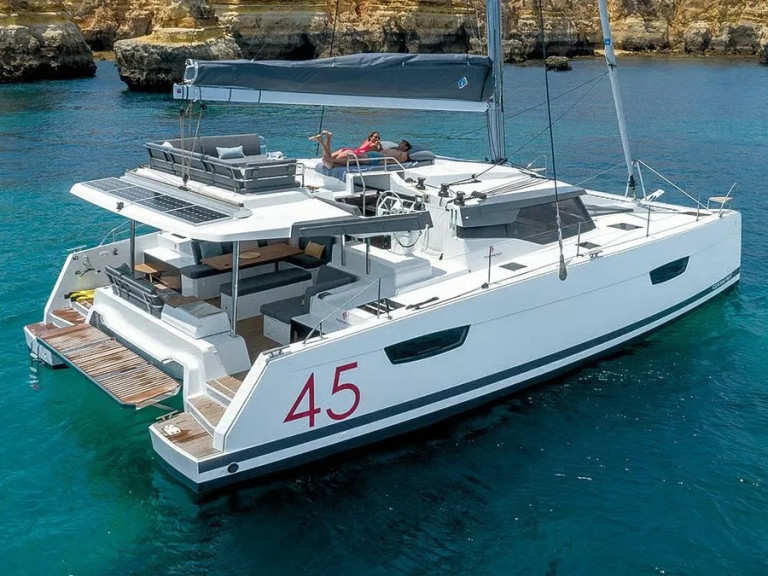 Hire Catamaran Fountaine Pajot with a boat licence