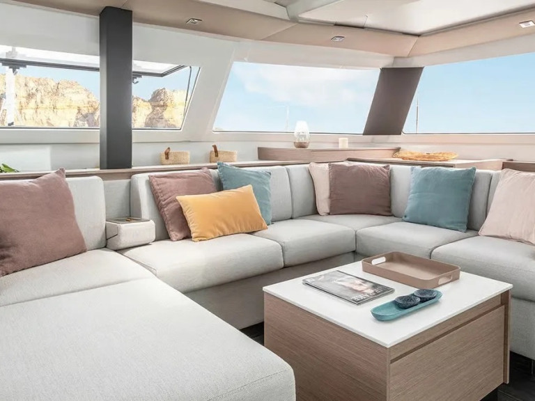 Catamaran to hire Cogolin at the best price