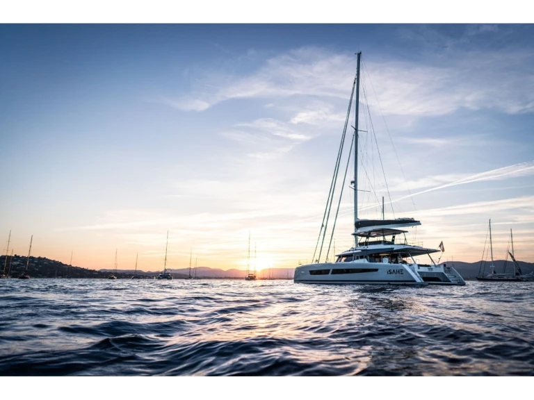 Hire Catamaran Fountaine Pajot with a boat licence