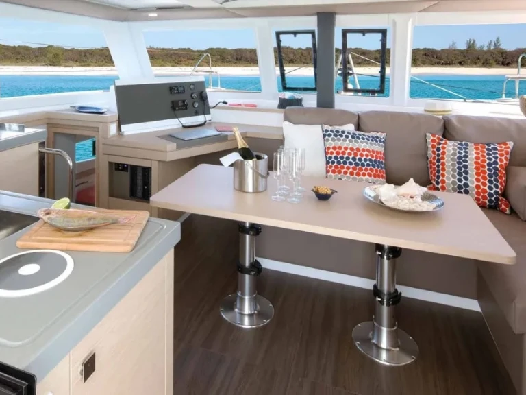 Catamaran hire in Cogolin - Fountaine Pajot Lucia 40 (3cab)